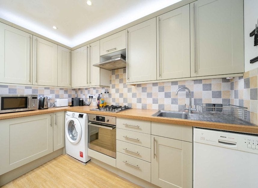 Flat Fulham Road in Greater London