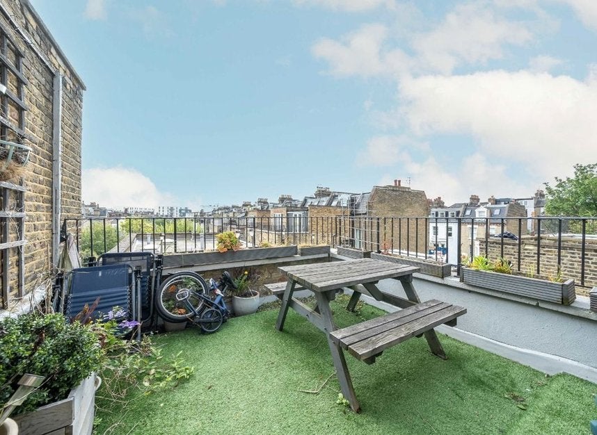 Flat Fulham Road in Greater London