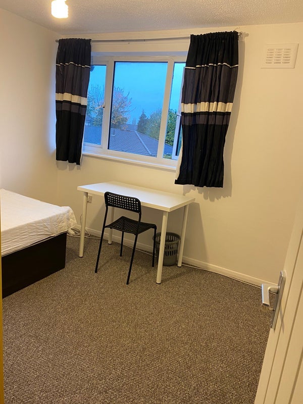 Room Queensland Street in Liverpool