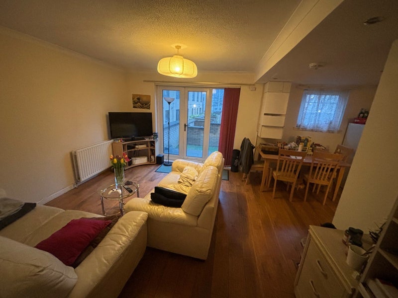 Room Couper Street in Glasgow