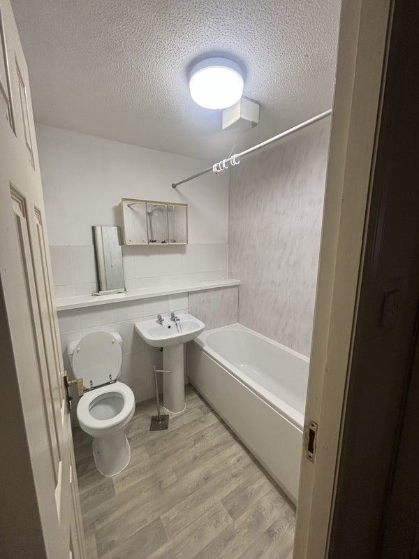 Room Couper Street in Glasgow