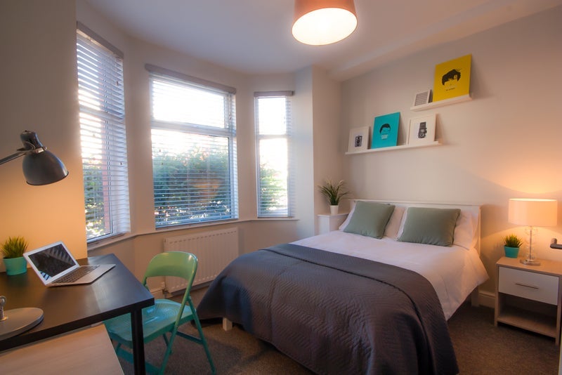 Room Railway Road in Trafford