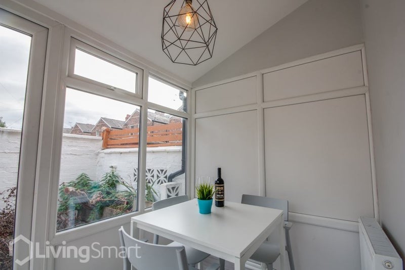 Room Railway Road in Trafford