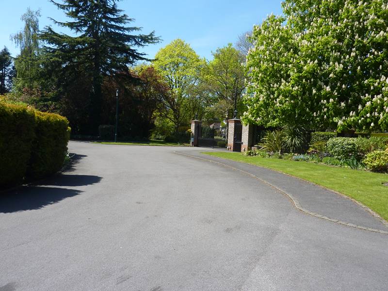 Flat Stratford Drive in Wooburn Green