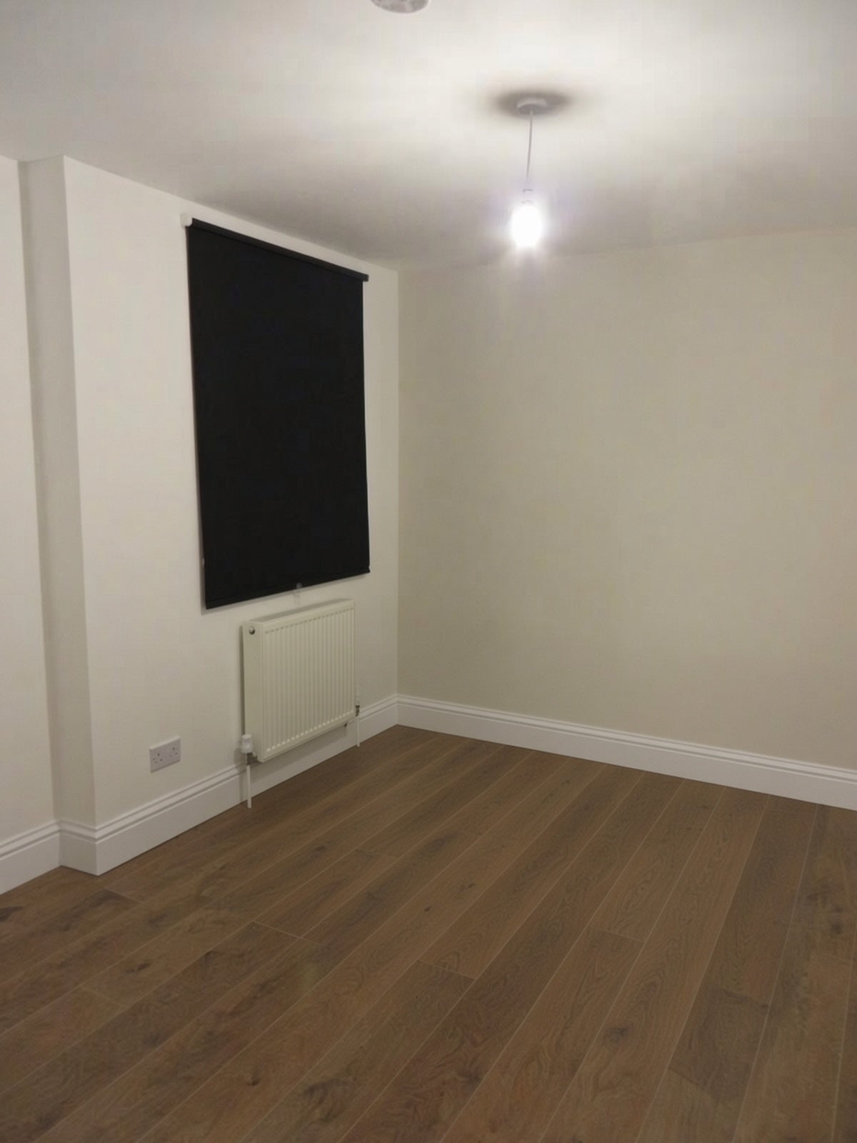 Flat Norbury Court Road in Greater London