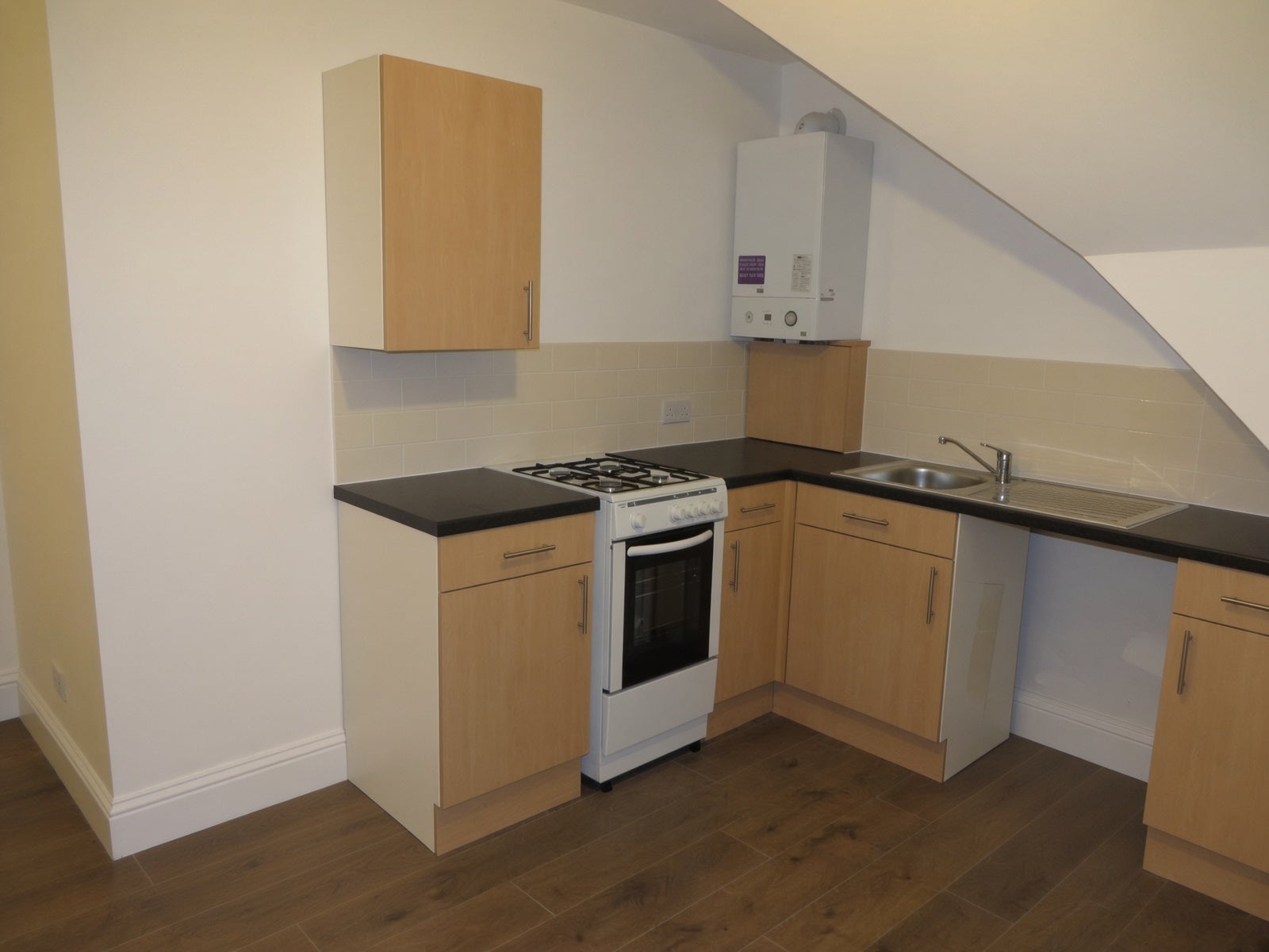 Flat Norbury Court Road in Greater London