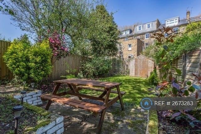 House Larkhall Rise in Greater London