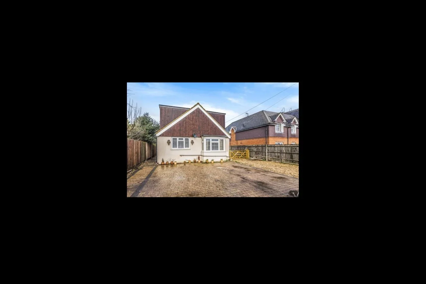 House Staines Road West in Sunbury-on-Thames