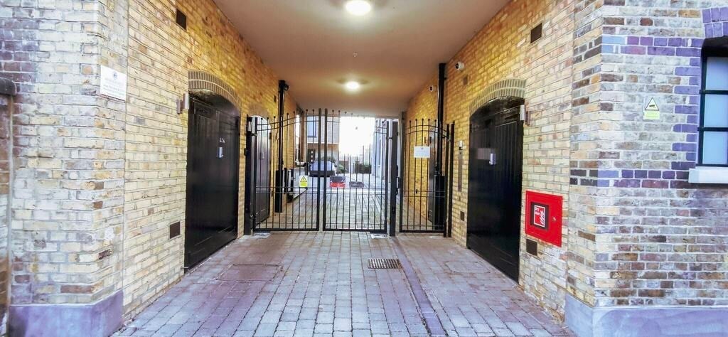 Flat Rainville Road in Greater London