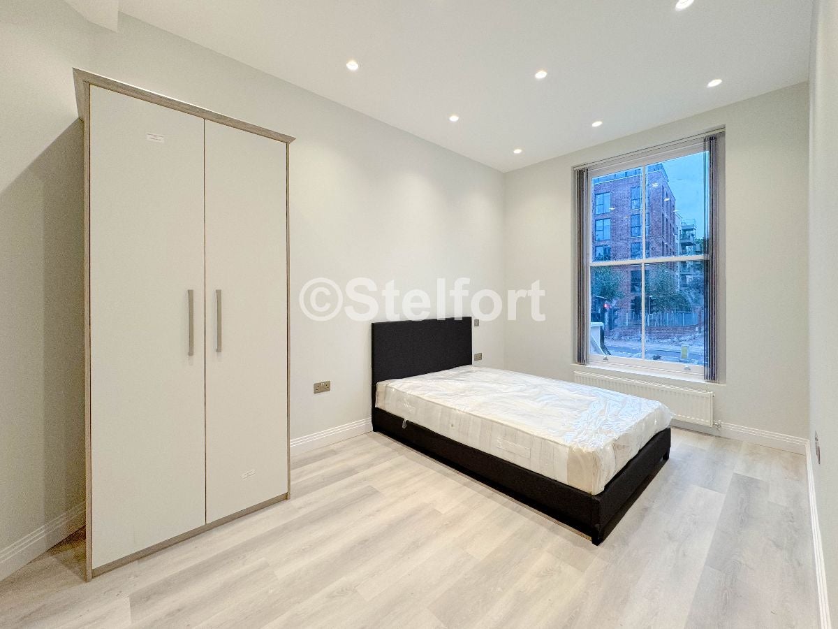 Flat Middleton Mews in Greater London