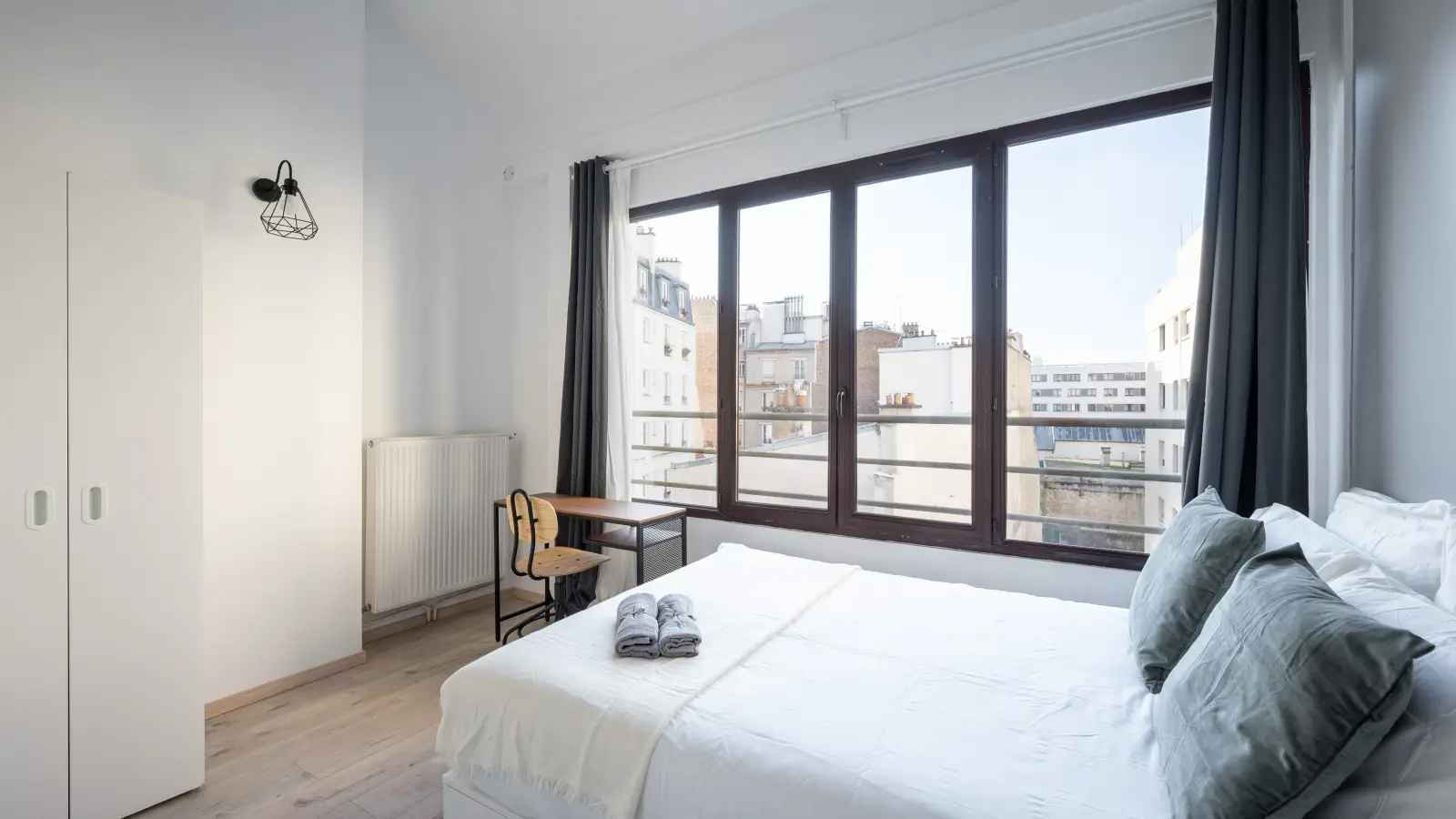 Room Place de la Réunion in Paris