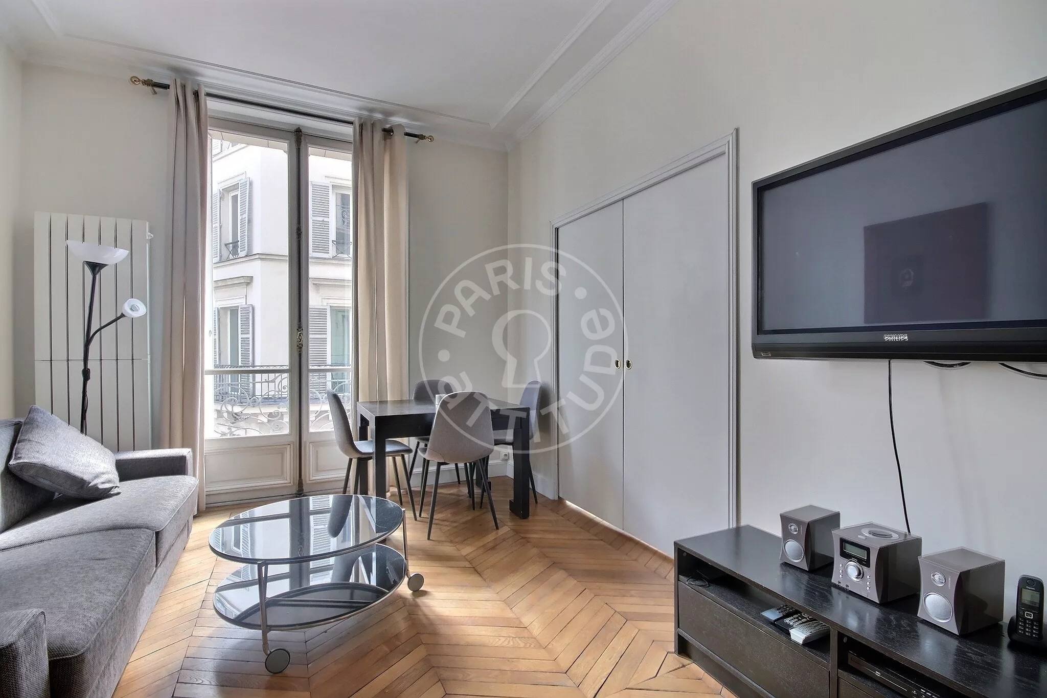 Appartement Rue de Ponthieu à Paris