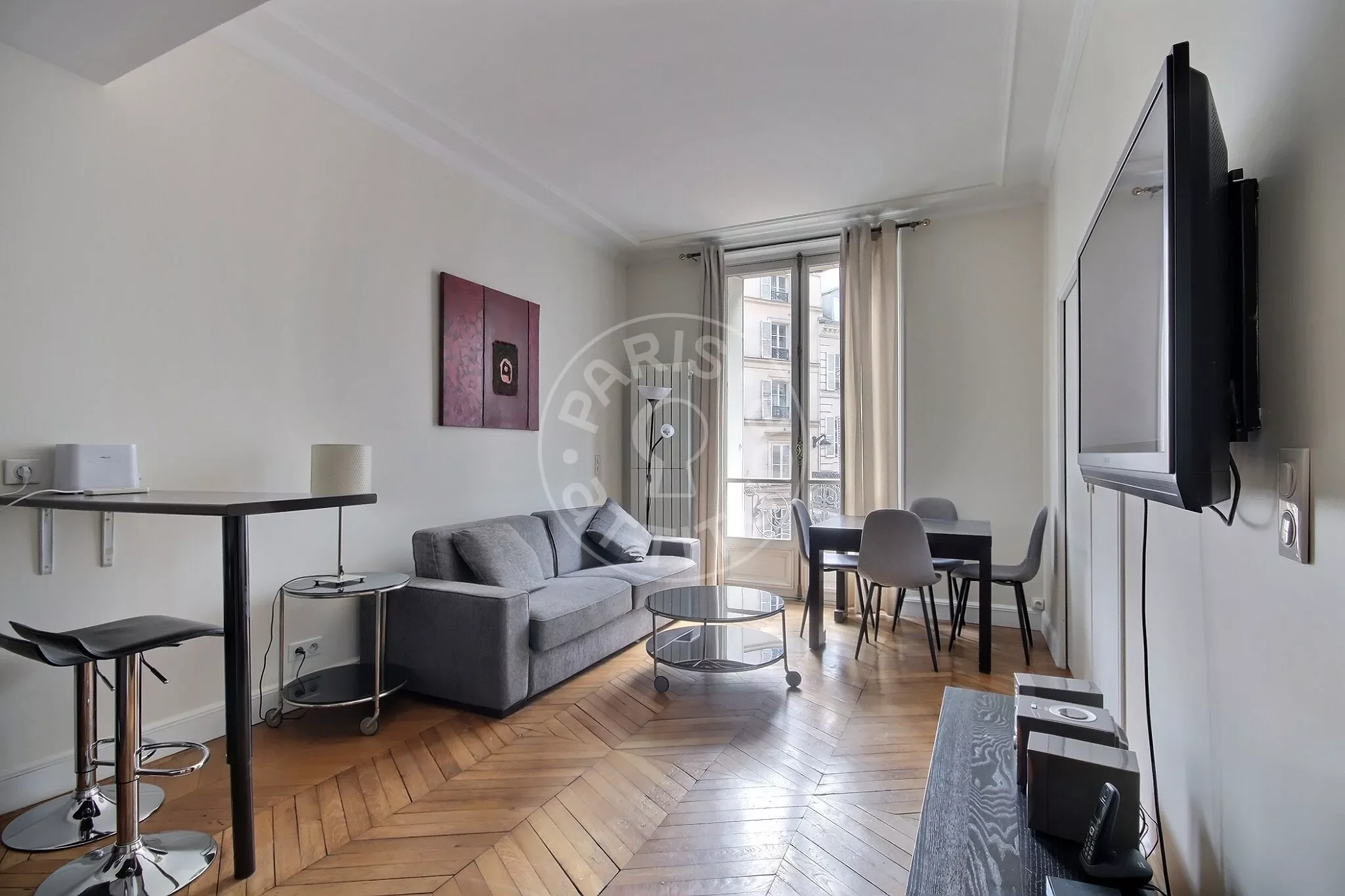 Flat Rue de Ponthieu in Paris