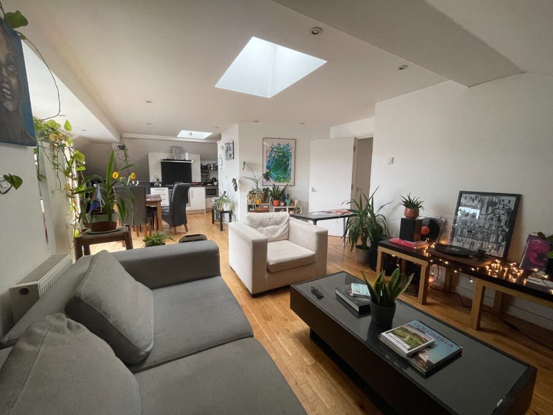 Room Bishops Way in Greater London