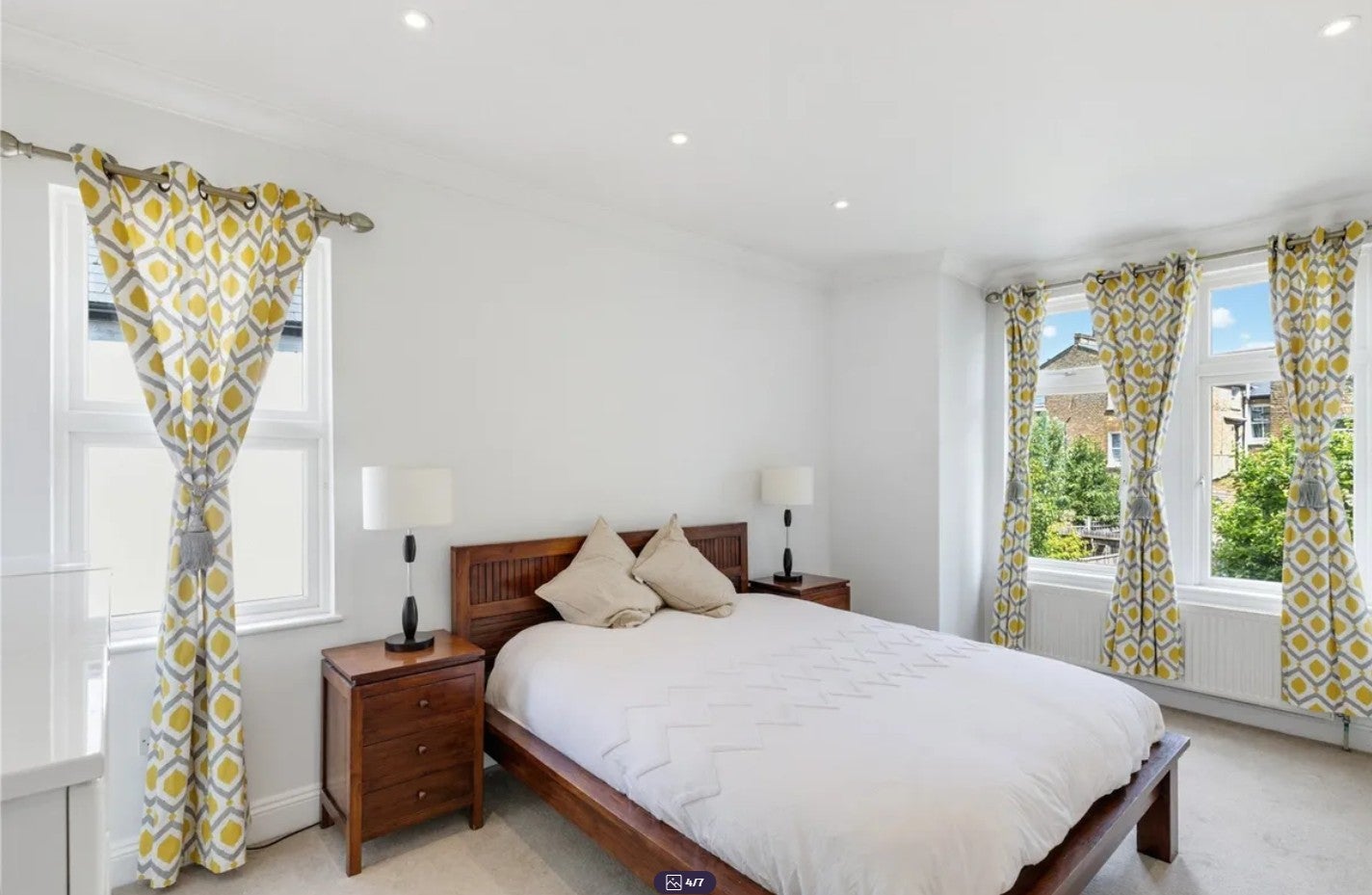Flat St. Ann's Hill in Greater London