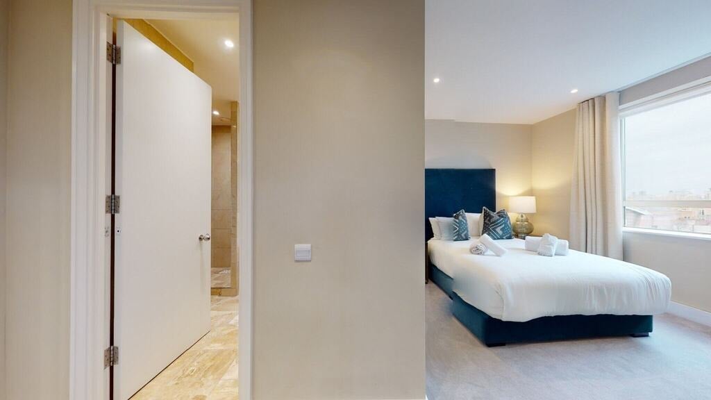 Flat Westferry Circus in Greater London