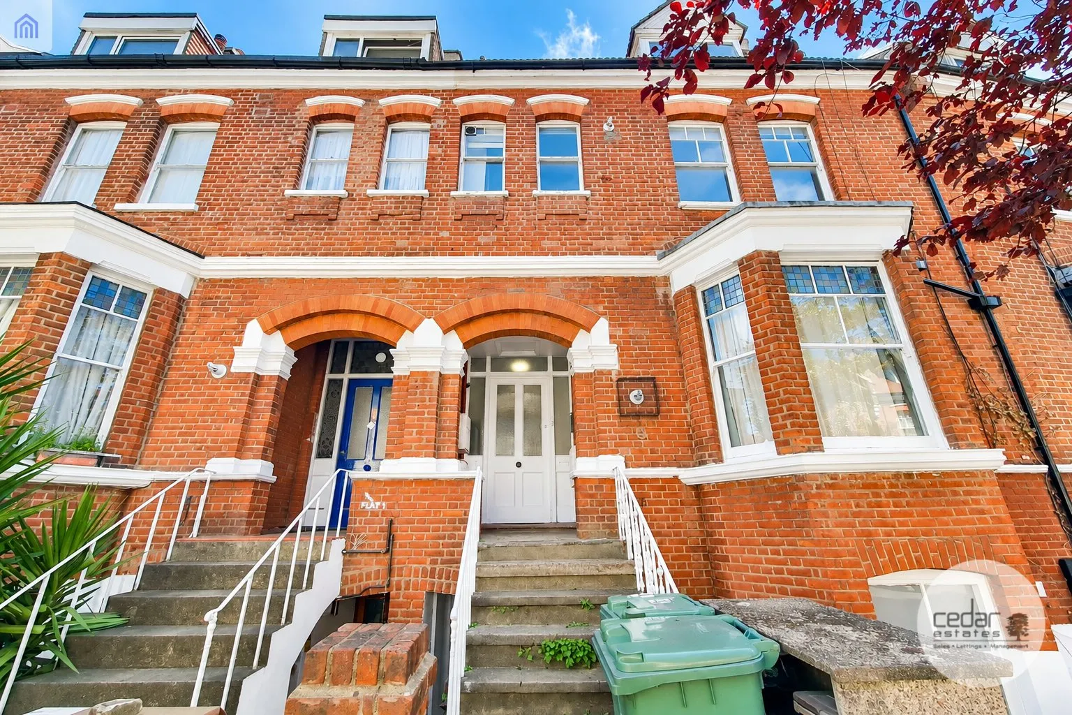 Flat Dennington Park Road in Greater London