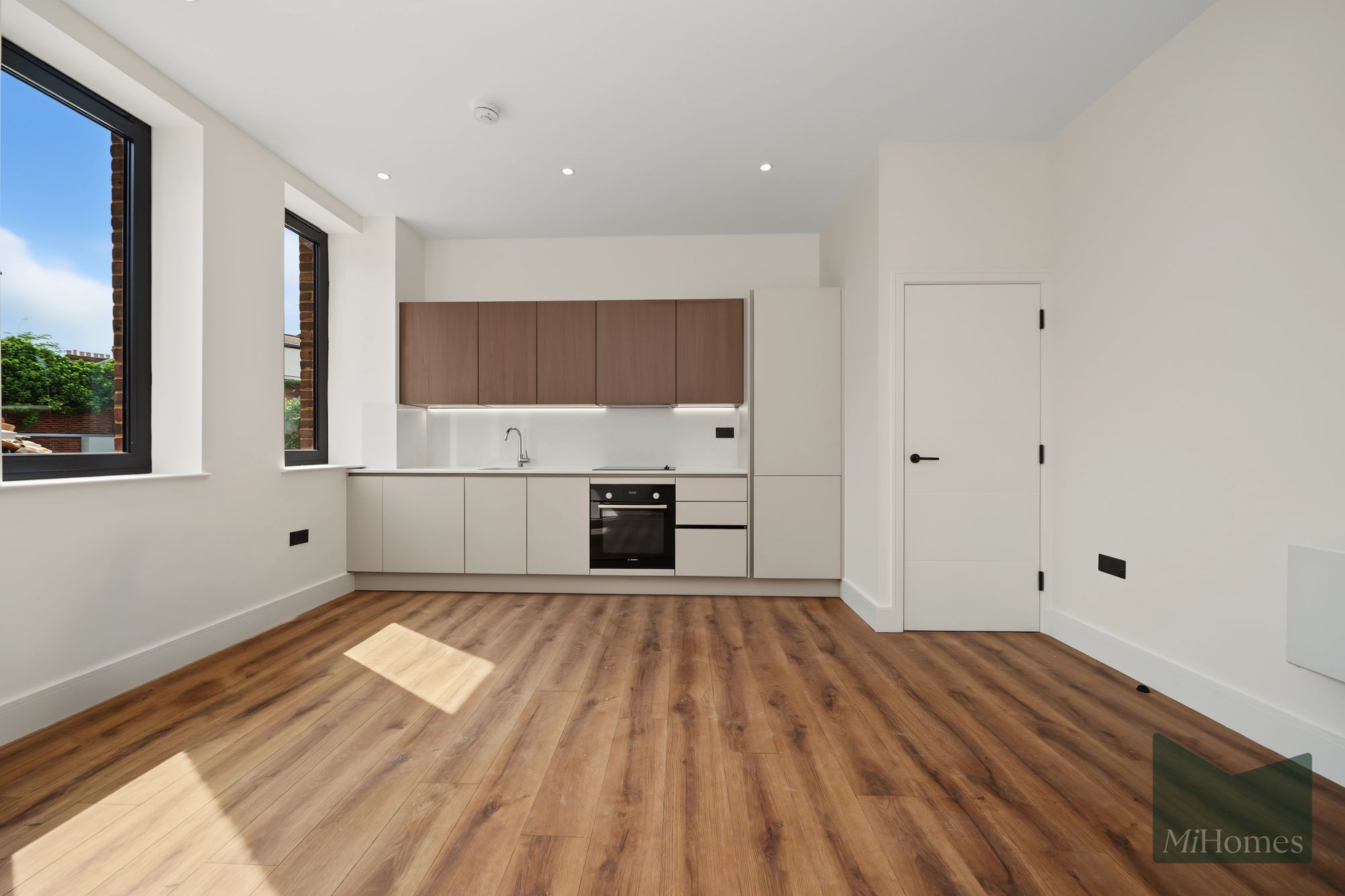 Flat Frances Road in Windsor