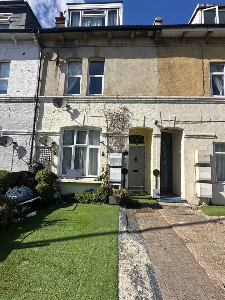 Flat St James's Road in Greater London