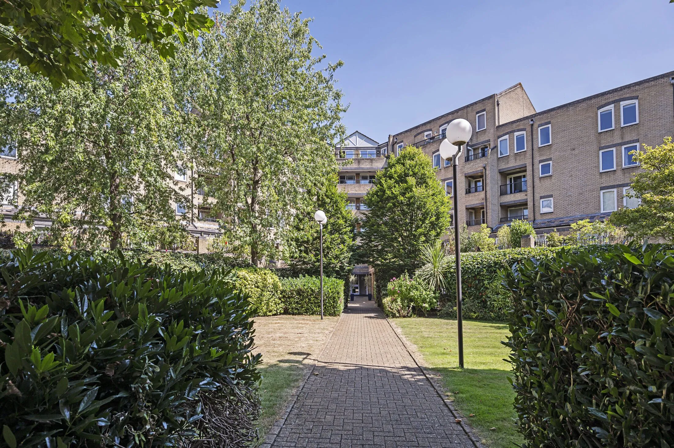 Flat Conant Mews in Greater London