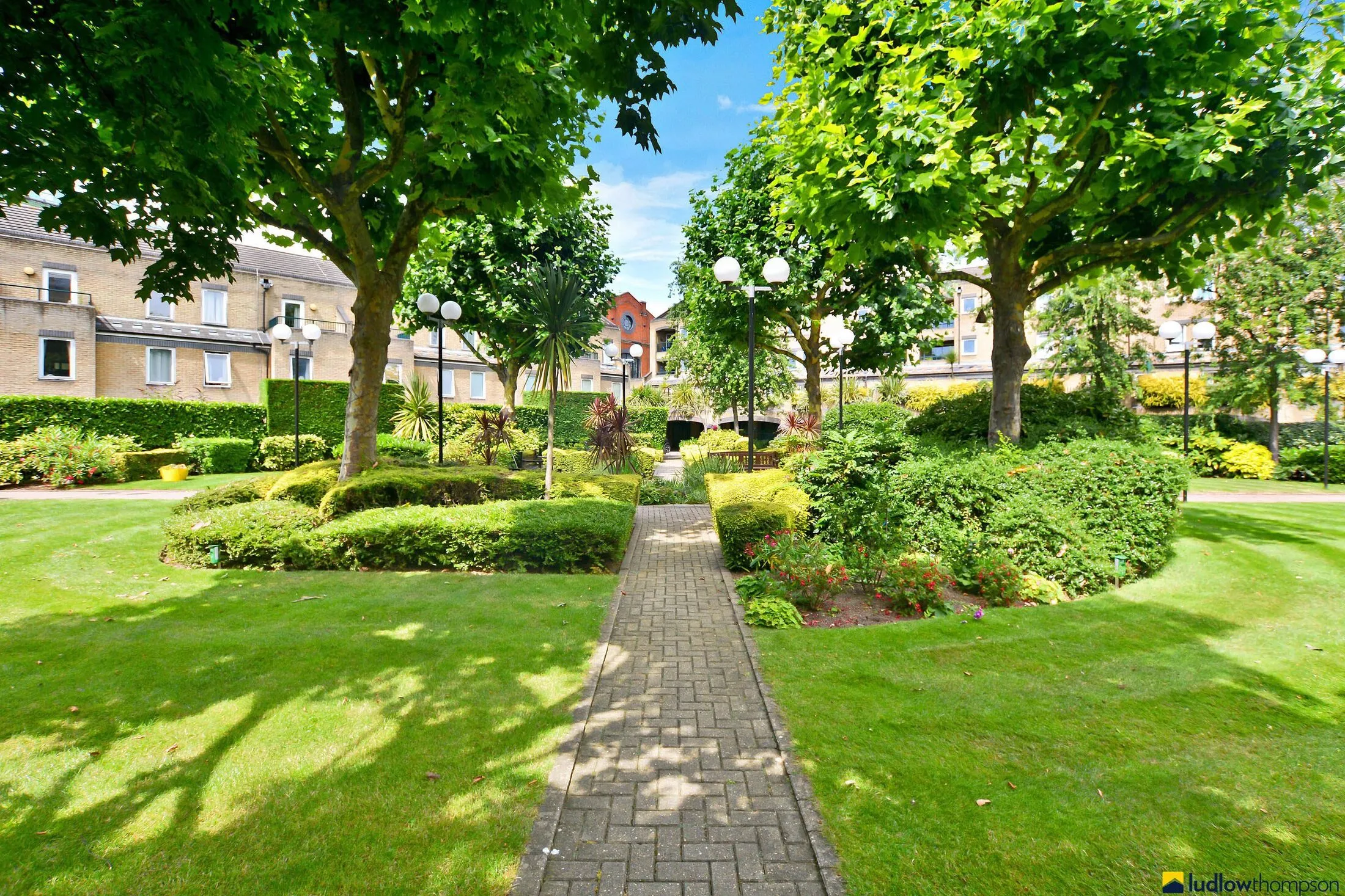 Flat Conant Mews in Greater London