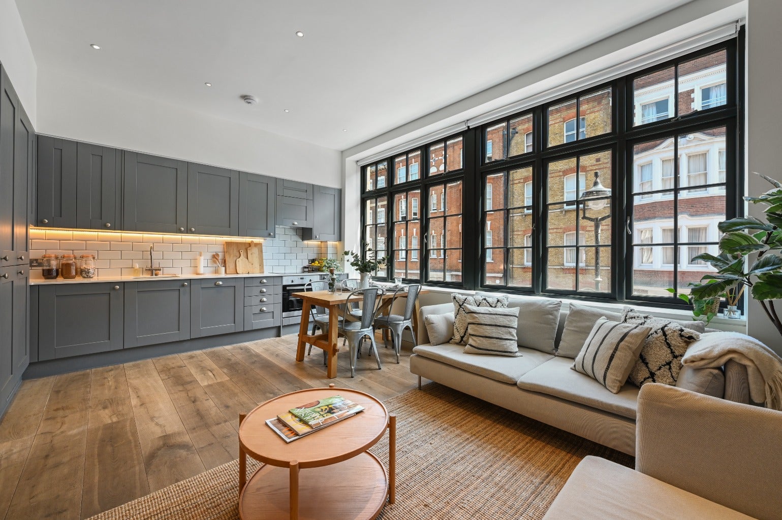 Flat Great Titchfield Street in City of Westminster