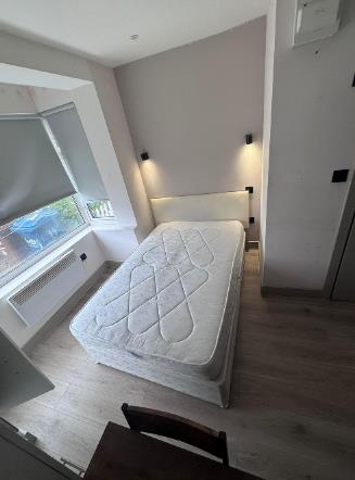 Flat Parkfield Road in Greater London