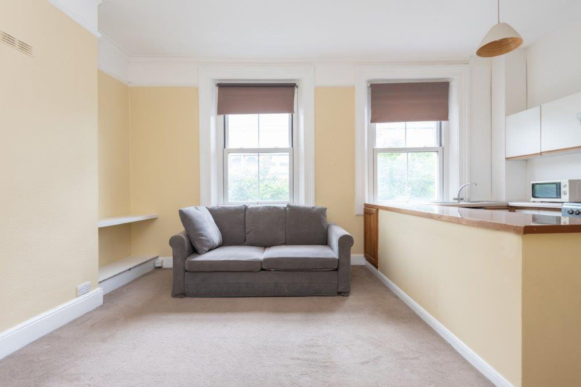 Flat Fellows Road in Greater London