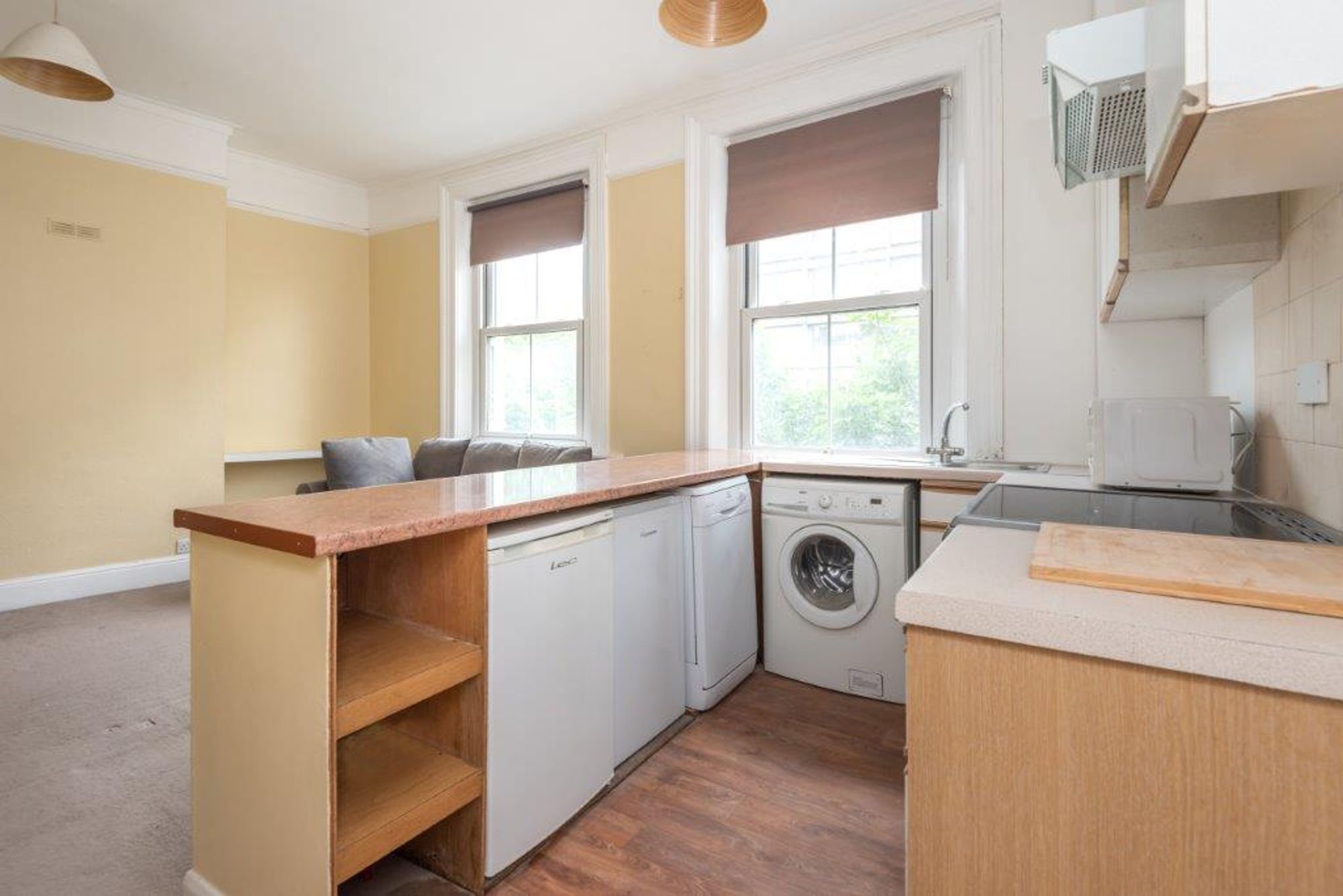 Flat Fellows Road in Greater London