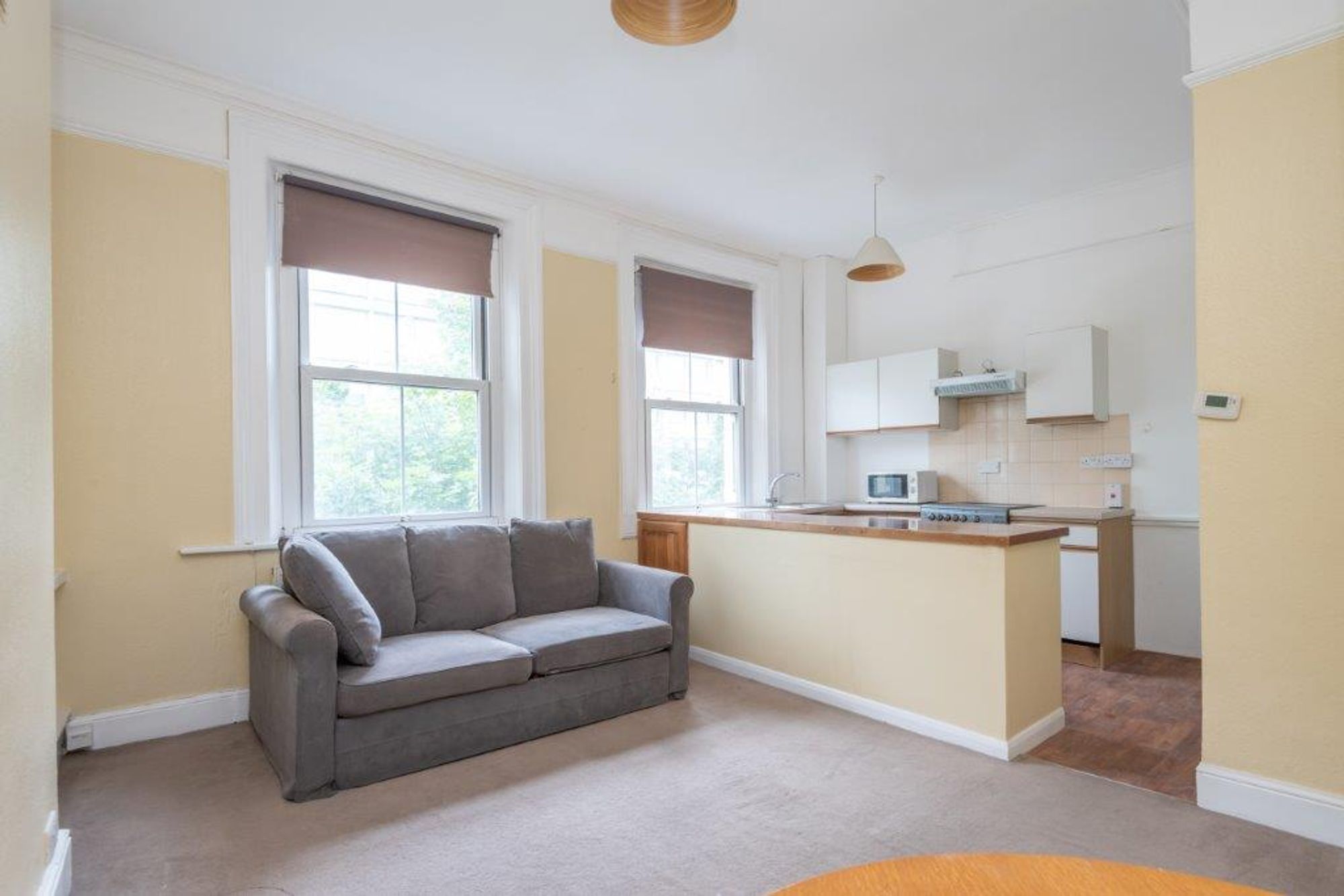 Flat Fellows Road in Greater London