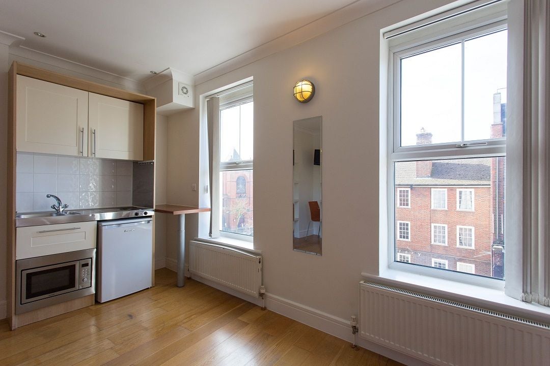 Flat West End Lane in Greater London