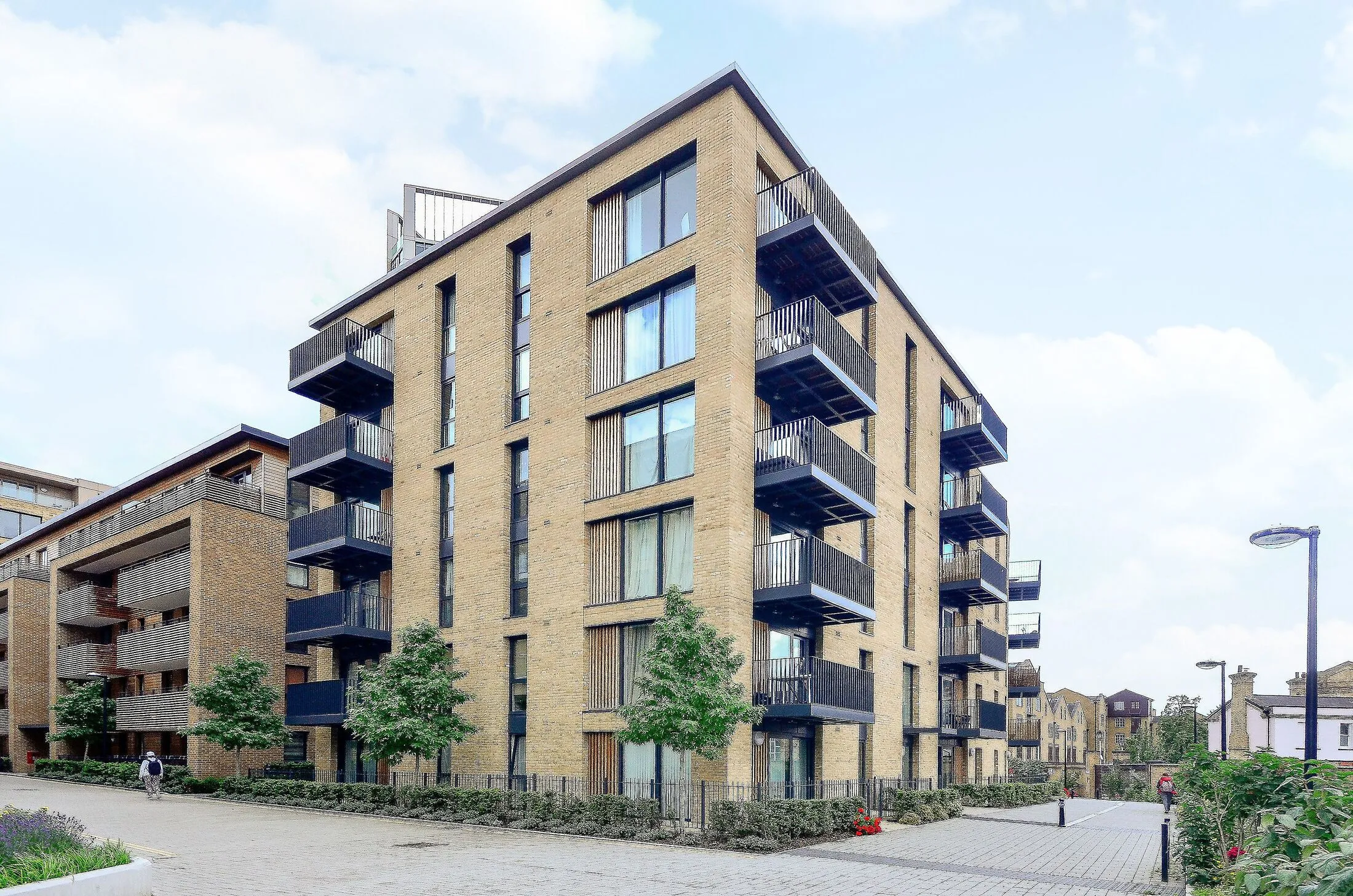 Flat Deal Porters Walk in Greater London