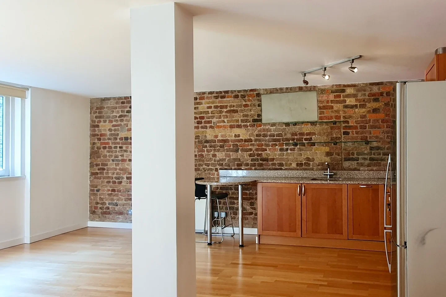 Flat Maidstone Buildings Mews in Greater London