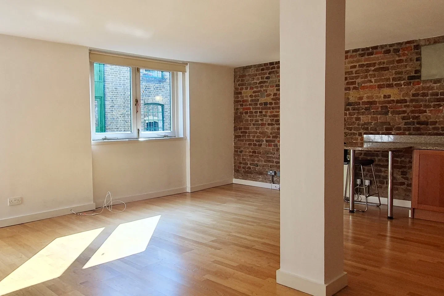 Flat Maidstone Buildings Mews in Greater London