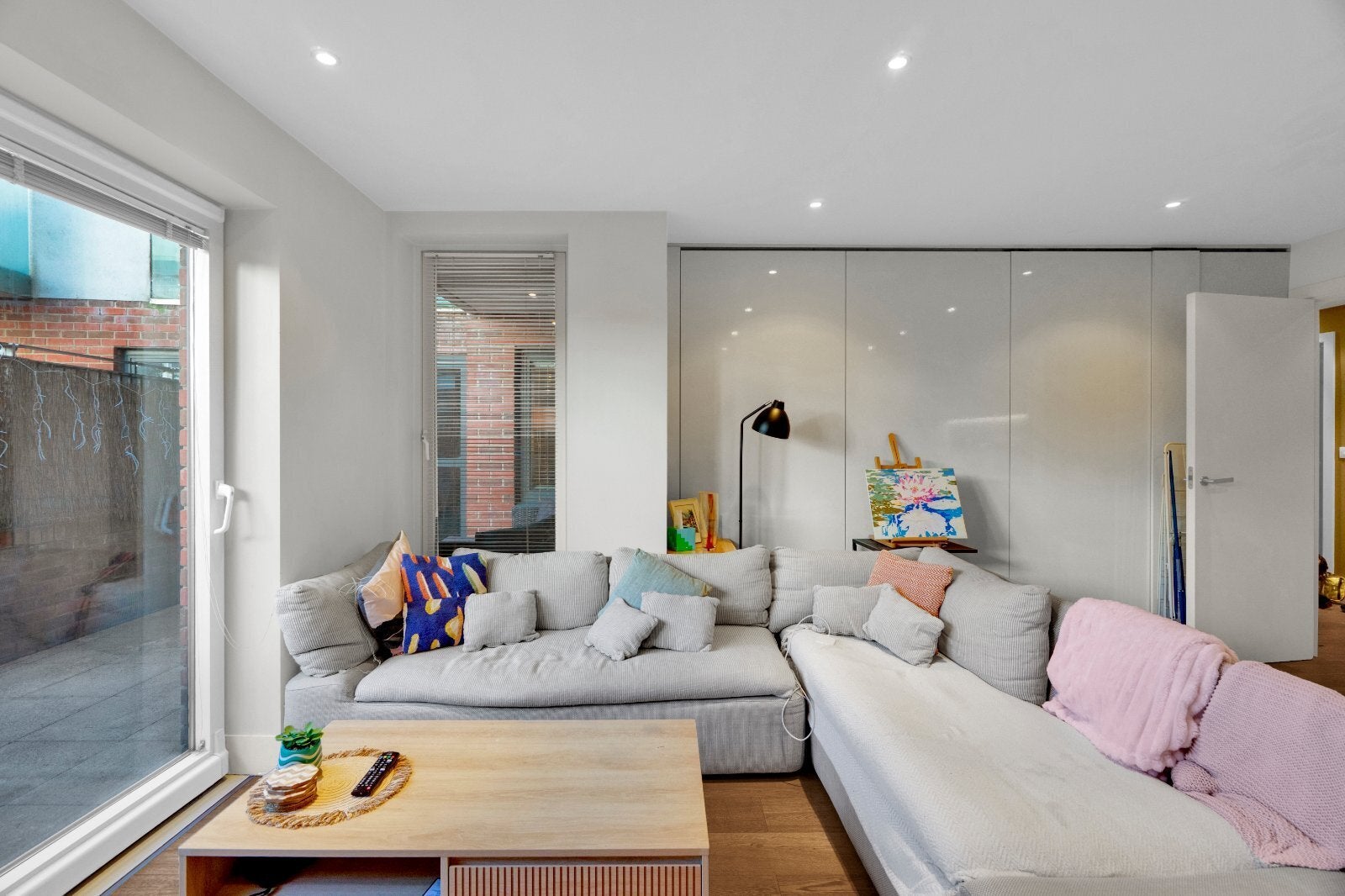 Flat Tiltman Place in Greater London
