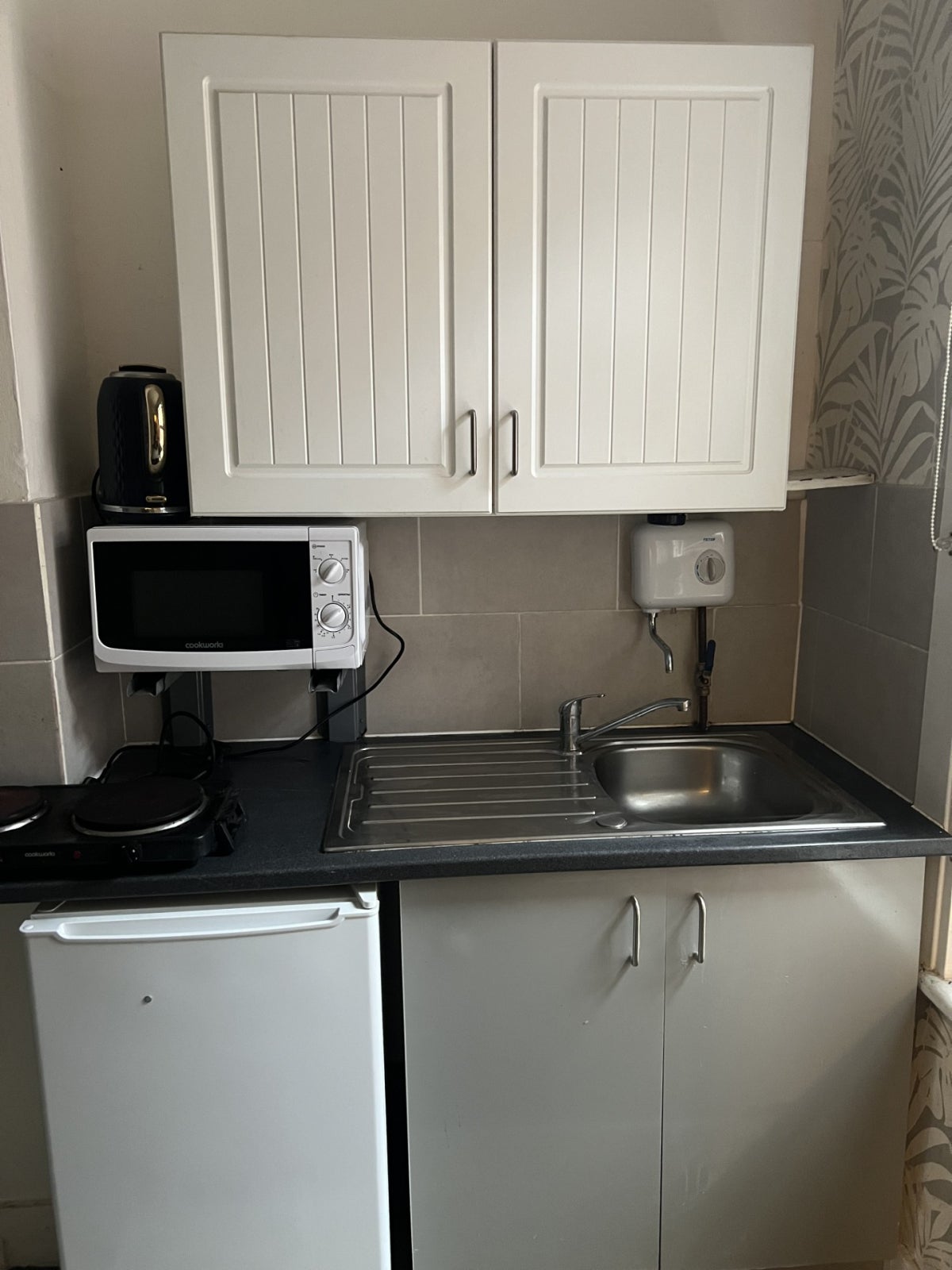 Room Russell Rise in Luton