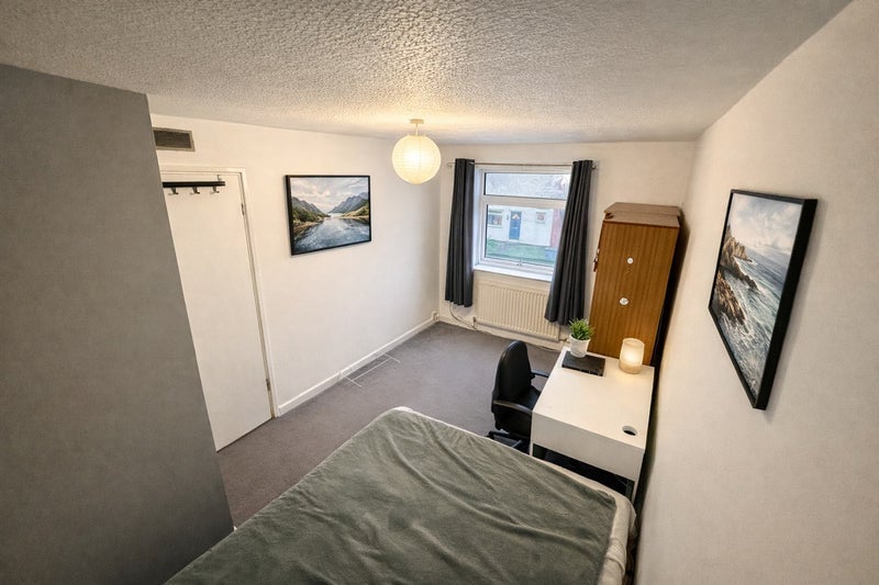 Room Bethnall Drive in Manchester