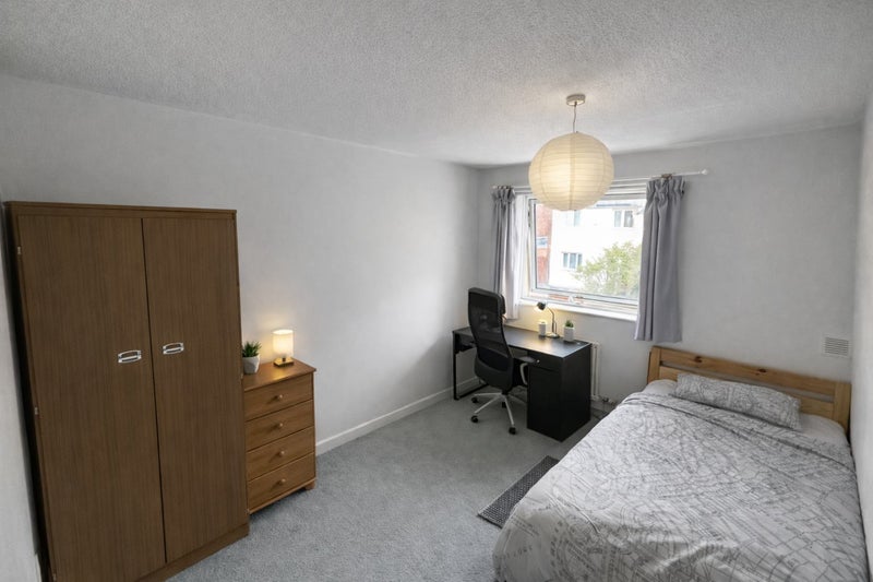 Room Bethnall Drive in Manchester