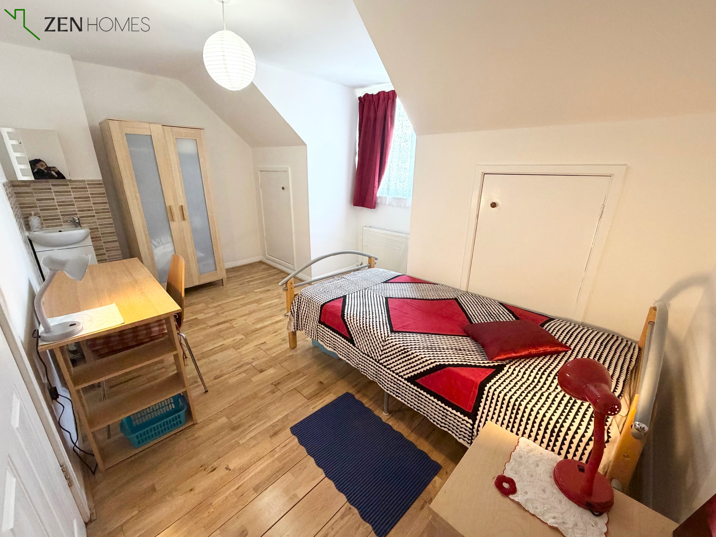 Room Selborne Road in Greater London