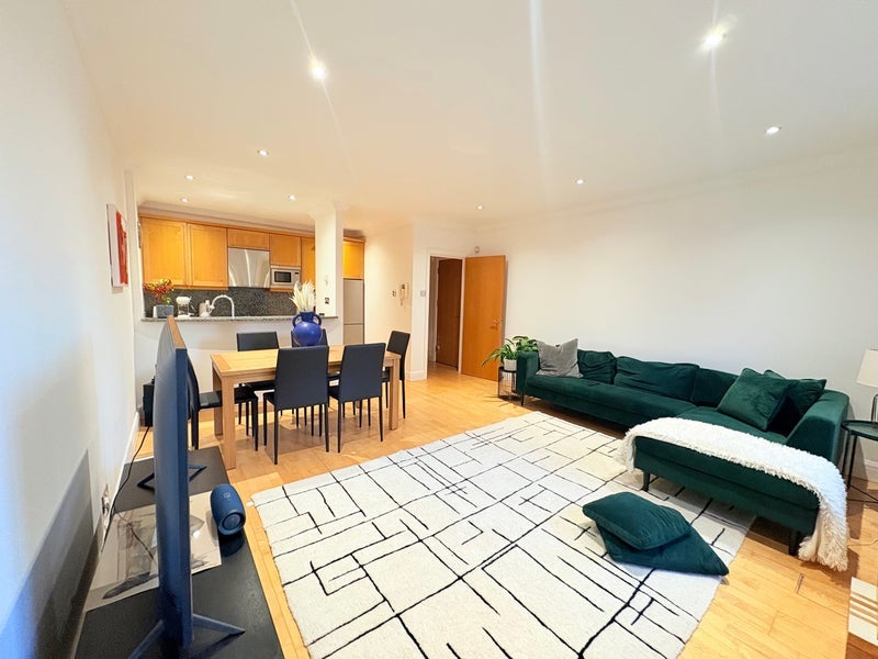 Room Putney Hill in Greater London