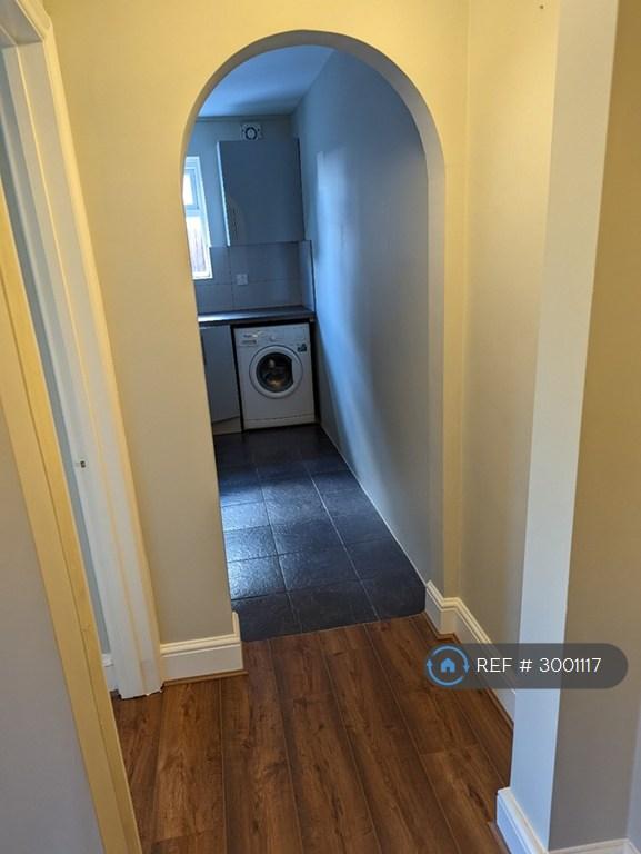 Flat Downham Way in Greater London