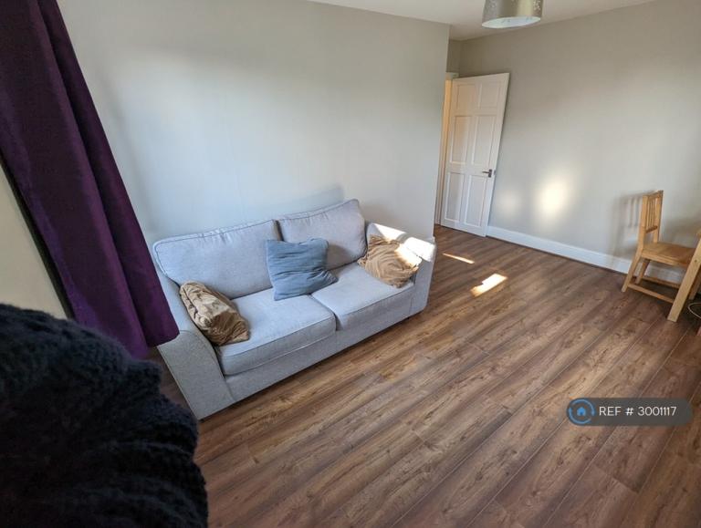 Flat Downham Way in Greater London