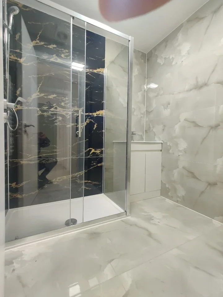 Flat Farm Close in Greater London