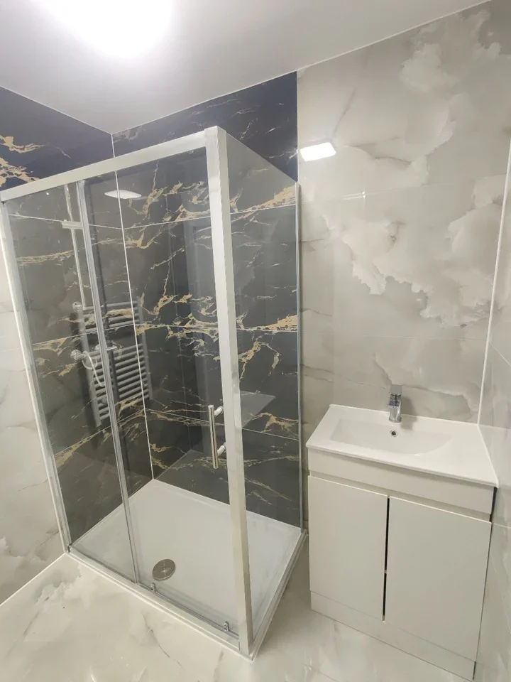 Flat Farm Close in Greater London