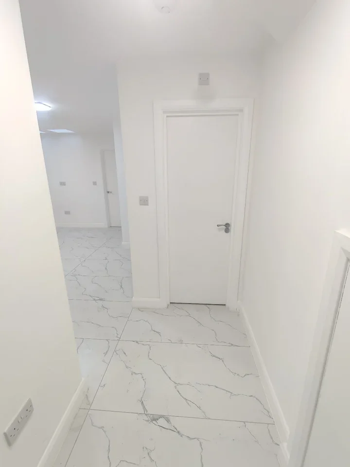 Flat Farm Close in Greater London