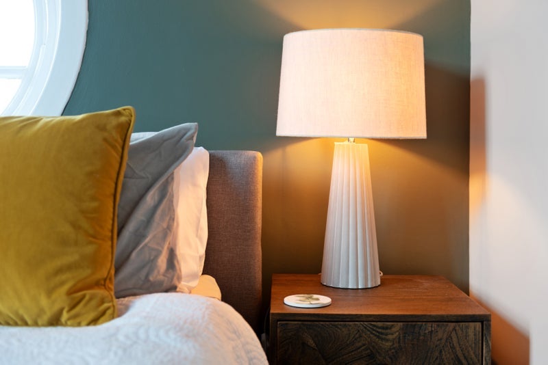 Room Broadwater Road in Greater London