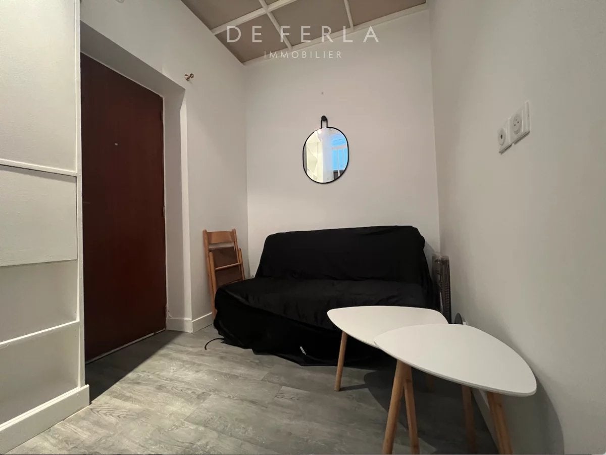 Flat Rue Soufflot in Paris