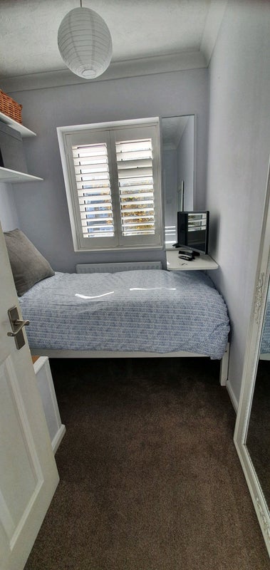 Room Lower Gravel Road in Greater London