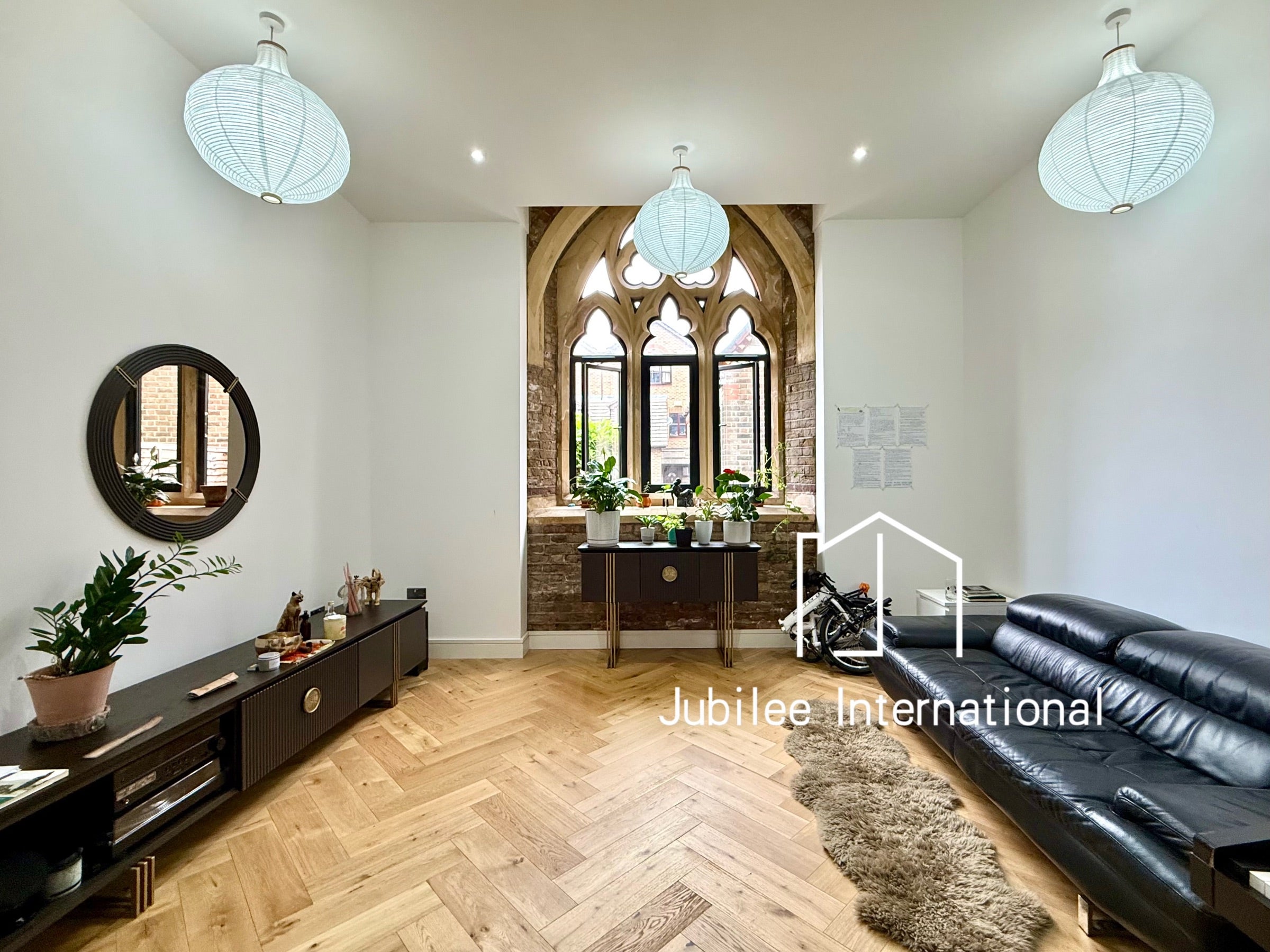 Flat Arcadia Street in Greater London