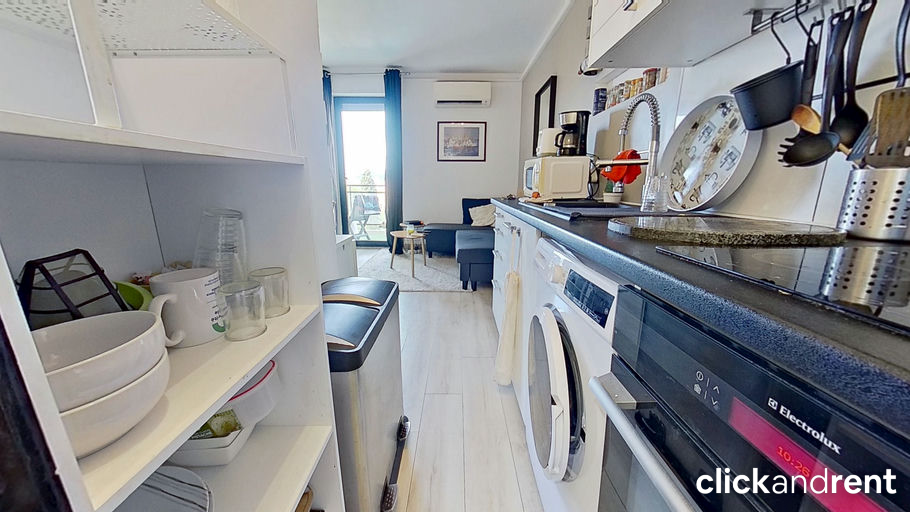 Flat Avenue Sainte-Marguerite in Nice